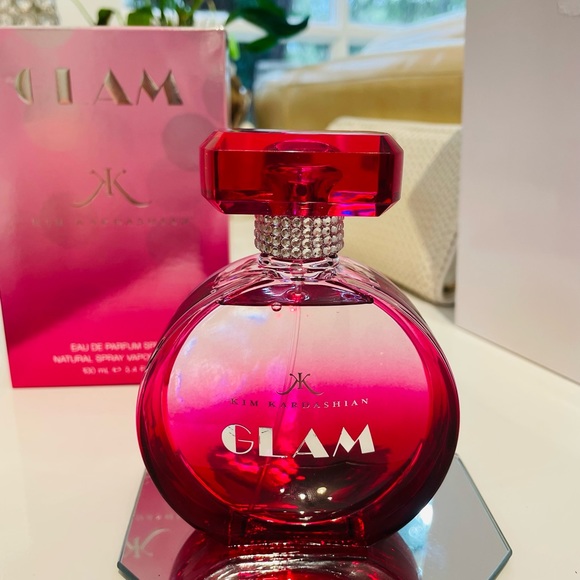 GLAM EDP Kim Kardashian (authentic) 2ml spray sample vial - Picture 9 of 10